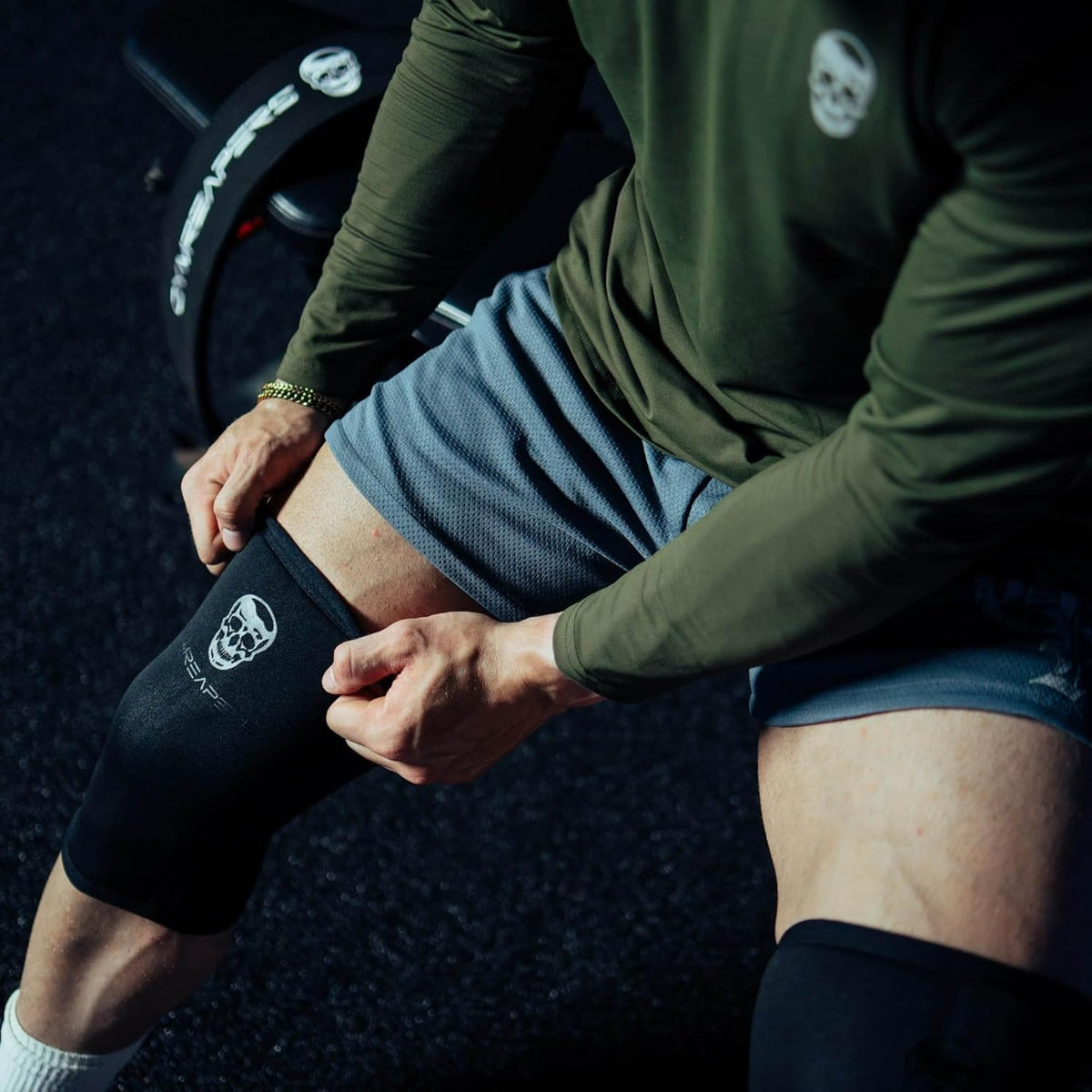 Knee Sleeves (1 Pair) with Gym Bag - IPF Approved - Support Compression Brace for Squats, Fitness, Weightlifting, Cross Training, Powerlifting - 7MM Neoprene Sleeves - For Men & Women (Black/Black, Large)
