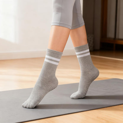 Grip Pilates Socks Non Slip Athletic Yoga Socks with Grips for Women Grippy socks for Hospital Workout Barre