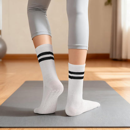 Grip Pilates Socks Non Slip Athletic Yoga Socks with Grips for Women Grippy socks for Hospital Workout Barre