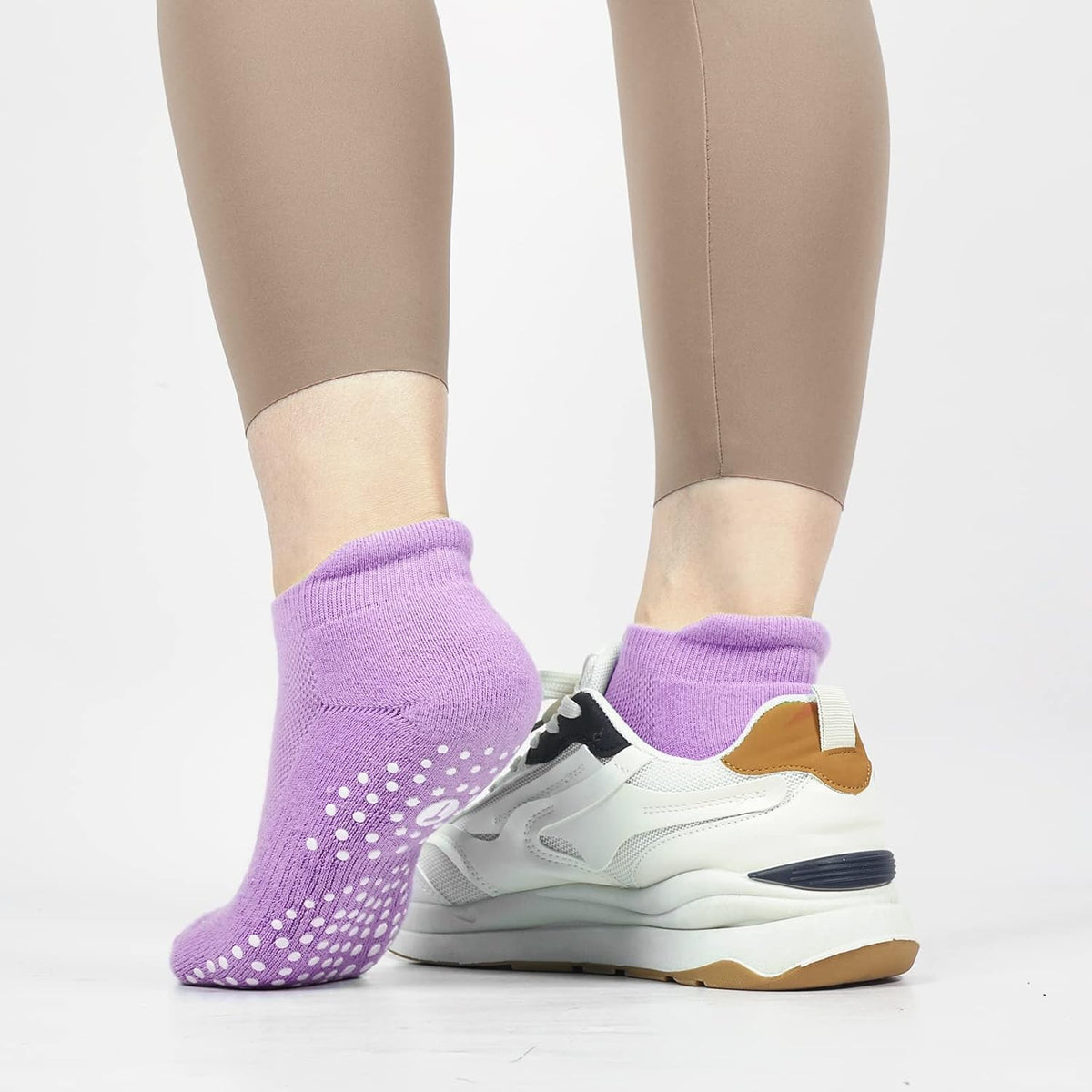 Pilates Socks for Women, Cushioned Ankle Grippy Non Slip Socks for Yoga, Hospital, Barre, Home Slipper 2/4 Pairs