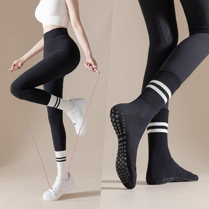 Pilates Socks with Grips for Women, 3 Pairs Womens Grippy Yoga Ballet Barre Hospital Gym Athletic Socks