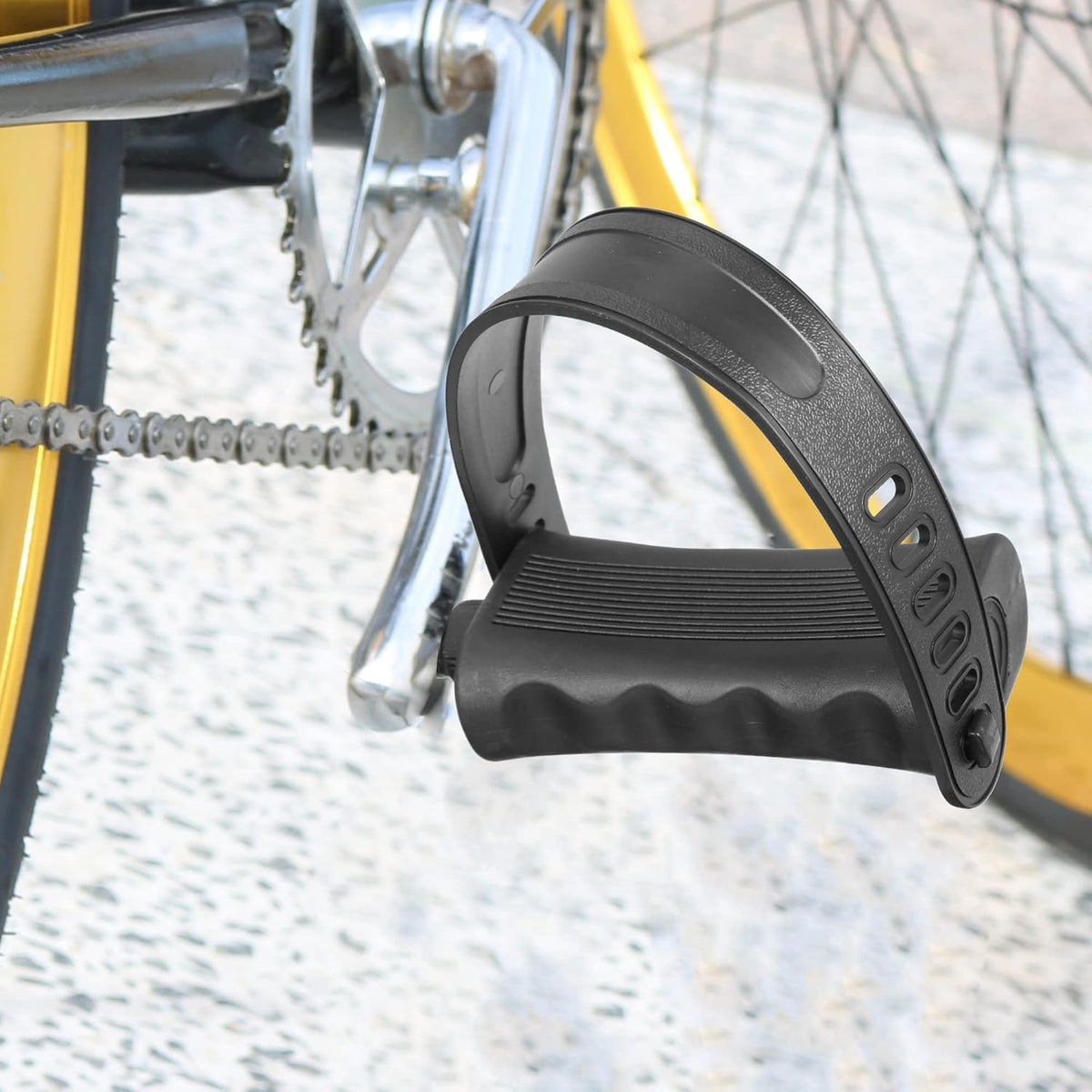 1 Pair Exercise Bike Pedals with Straps 9/16 Inch Spindle Cycling Parts 14mm Spindle Black