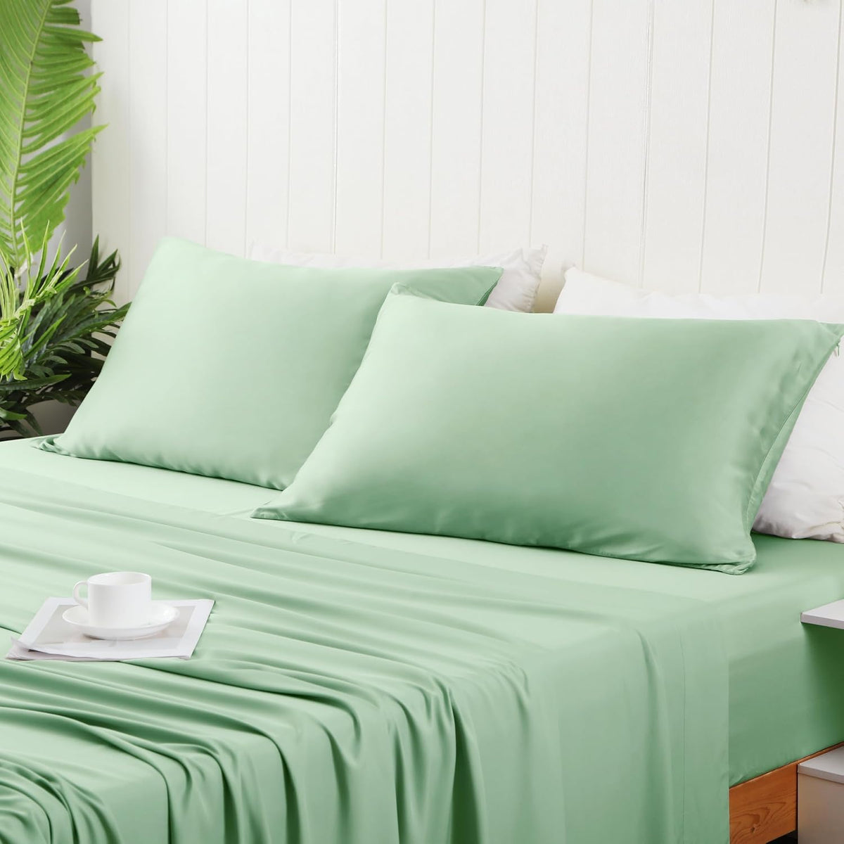 4 Pack Cooling Pillow Cases,Viscose Derived from Bamboo Pillow Protectors Queen Size Set of 4, 400 Thread Count Soft Silky Breathable Summer Pillow Cover with Zipper Hidden (4PCS, Queen,White)