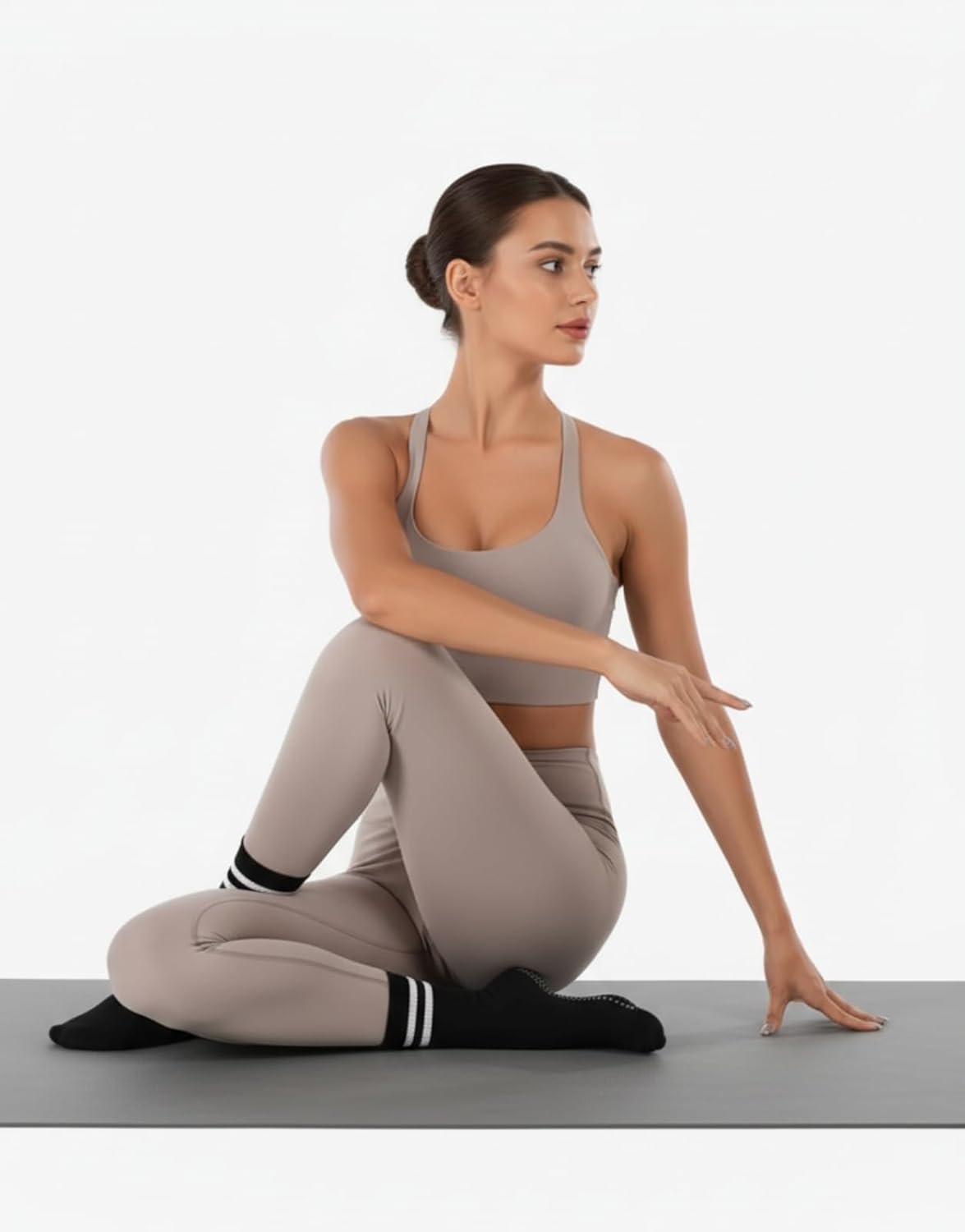 Womens Pilates Socks with Grips Non Slip Yoga Socks Barre Gym Athletic Grippy Socks for Women
