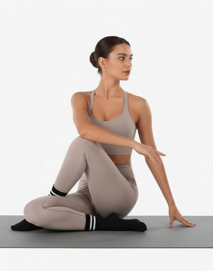 Womens Pilates Socks with Grips Non Slip Yoga Socks Barre Gym Athletic Grippy Socks for Women