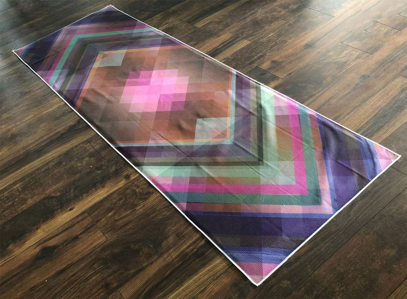 Hot Yoga Towel,Non-Slip Yoga Mat Cover,Eco-Friendly,Exclusive Pockets Cover Each Corner of The mat,Microfiber Yoga Towel,Ideal for Bikram, Hot Yoga, Pilates,or Sweaty Practice（Pride）