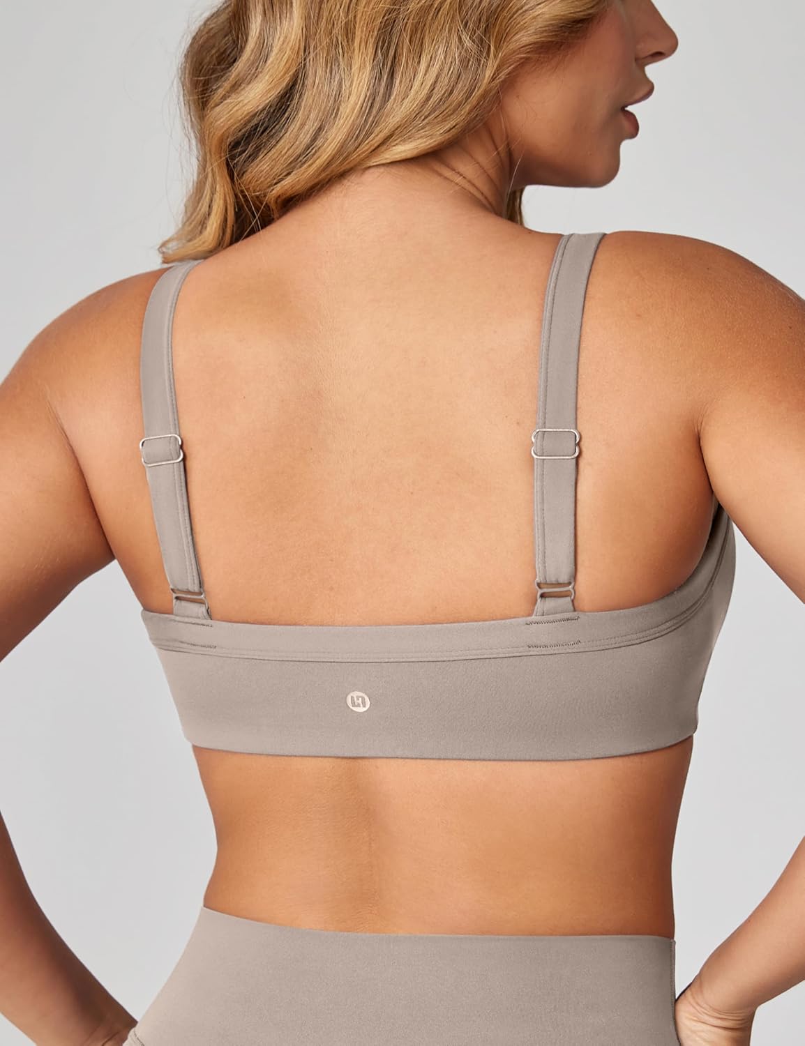 Hugcurve Adjustable Sports Bra Square Neck Wireless Padded Yoga Workout Tops