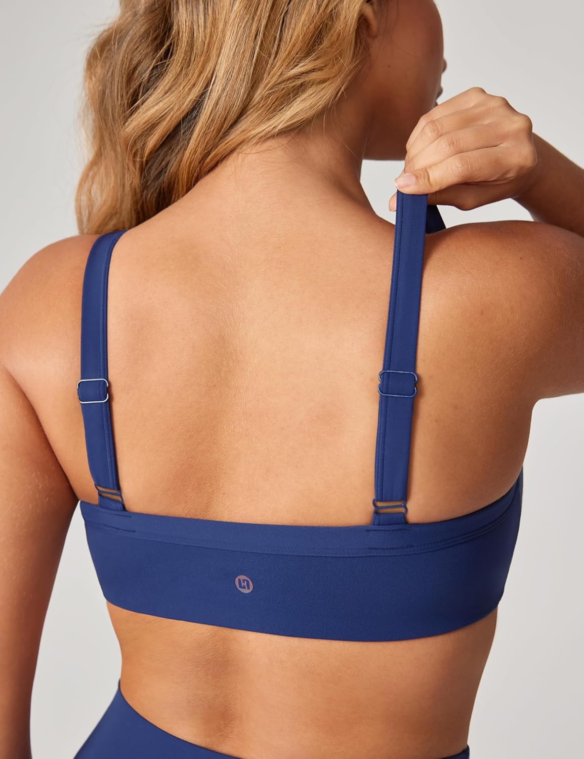 Hugcurve Adjustable Sports Bra Square Neck Wireless Padded Yoga Workout Tops